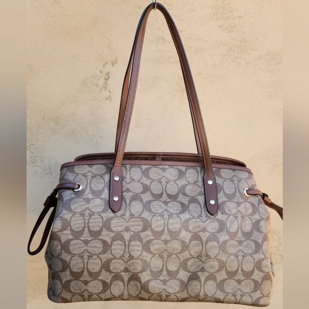 Coach Drawstring Carryall in Signature Canvas - Picture 5 of 10